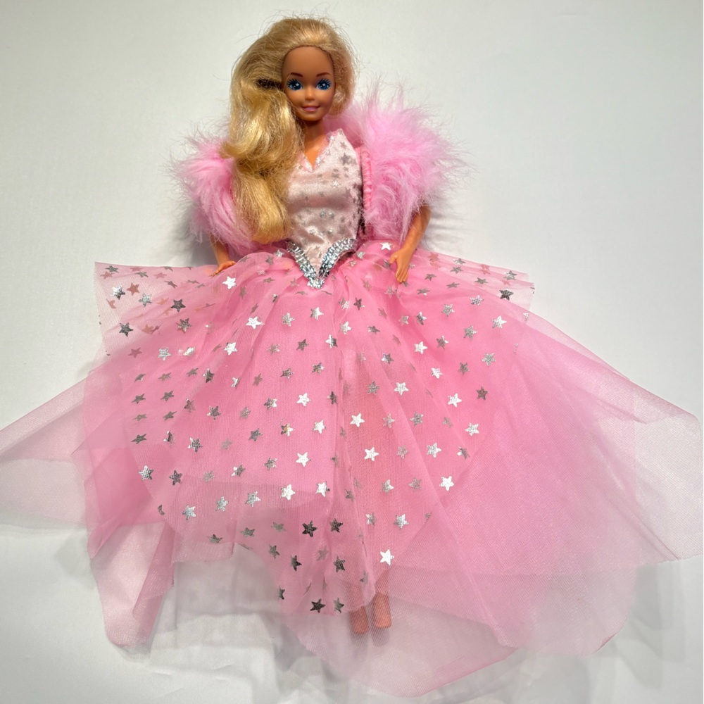 Vintage 1988 Superstar Barbie - Award-Winning Movie Star #1604 🌟